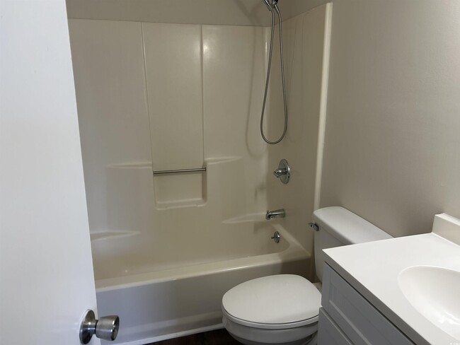 Building Photo - 6850 King Arthur Dr