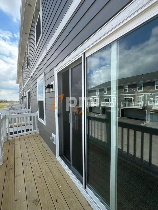 Building Photo - 8754 Clover Ln