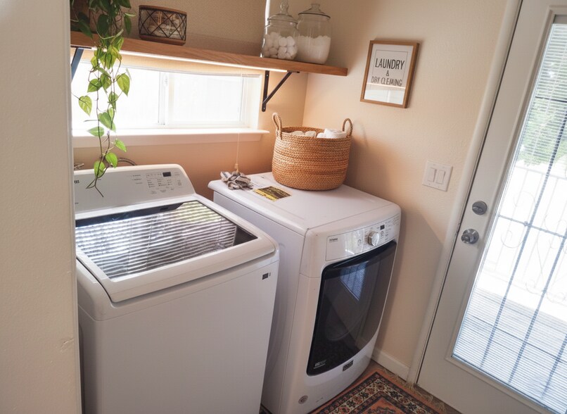 Building Photo - 15395 Lake Arthur Rd