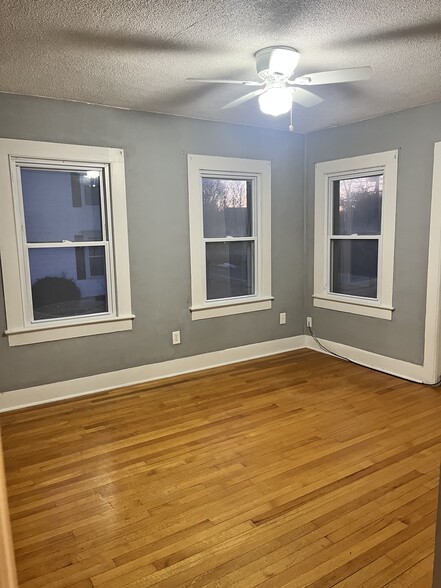 Building Photo - 35 Woodruff St