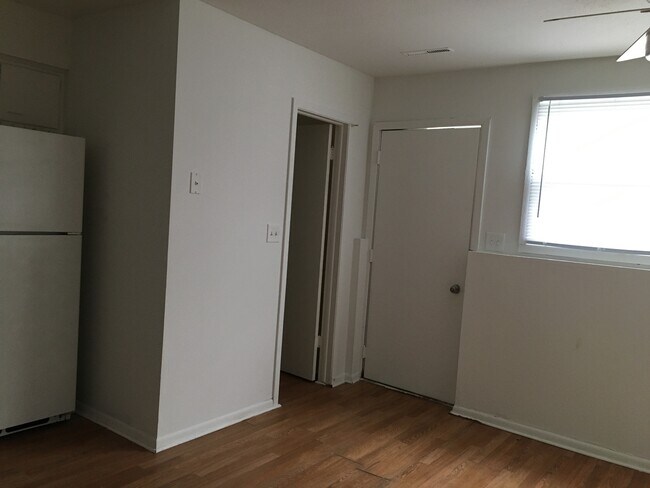 Building Photo - 1603 NW 4th St