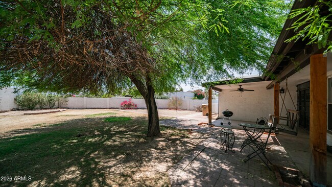 Building Photo - 648 E Tam O Shanter Dr