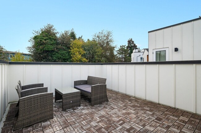 Building Photo - 6125 Sand Point Way NE