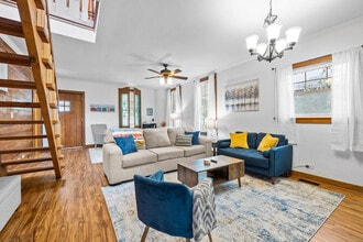 Building Photo - 912 Little Bay Ave