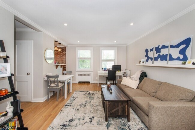 Building Photo - 378 Claremont Ave