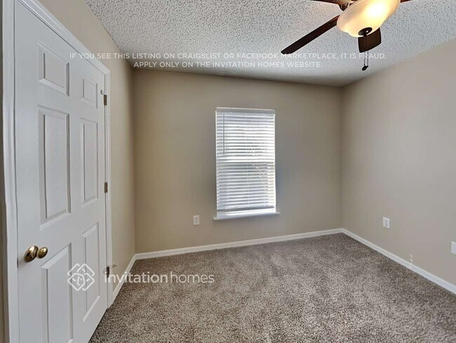 Building Photo - 5728 Oakwood Knoll Dr