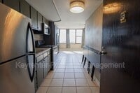 Building Photo - 410 W 7th St