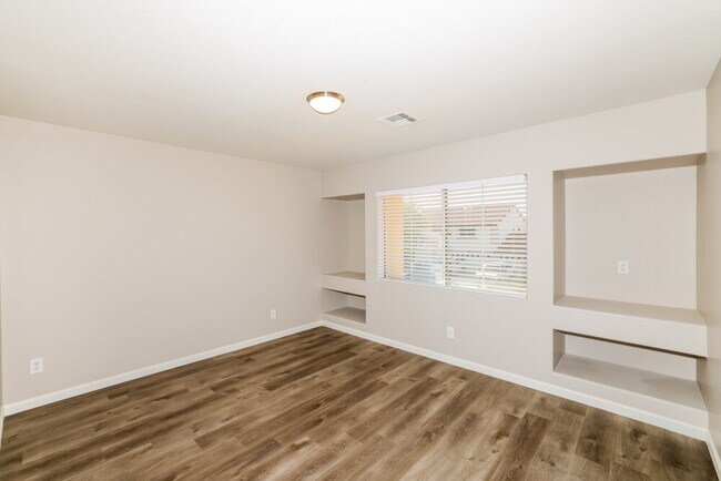 Building Photo - 12839 N 57th Ave