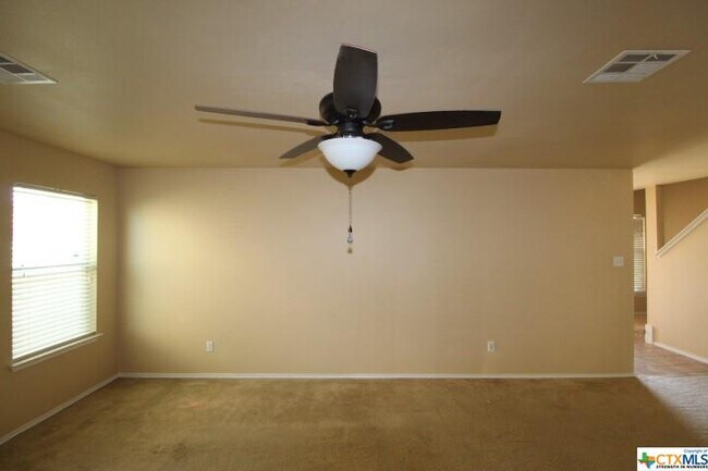 Building Photo - 304 W Gemini Ln