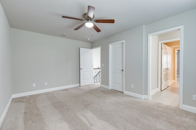 Building Photo - 1061 Daniel Ln
