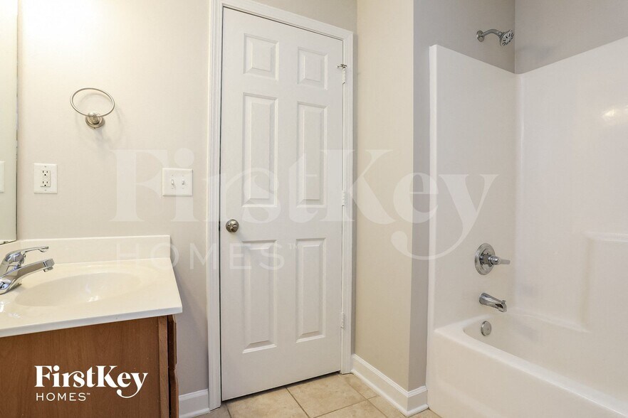 Building Photo - 413 Water Mill Ct