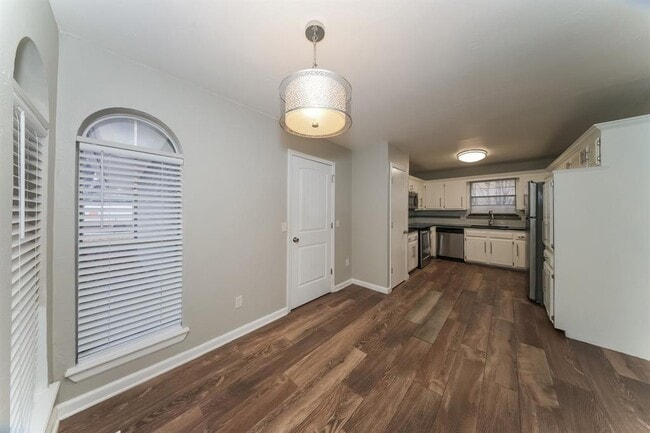 Building Photo - 609 Banner Ave