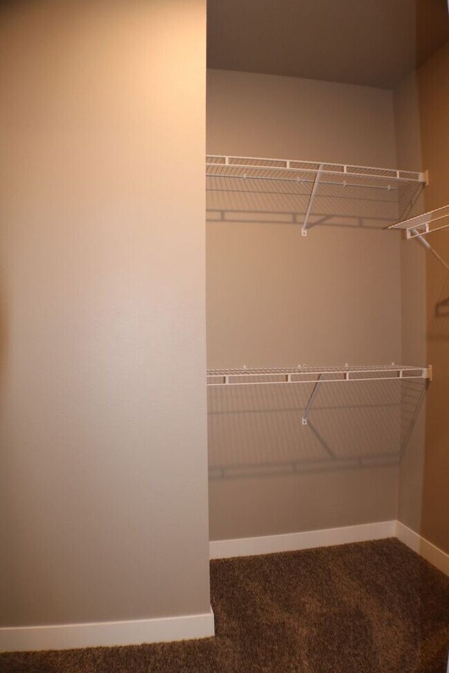 Building Photo - $1,595 | 2 Bedroom, 2 Bathroom Condo | Pet...