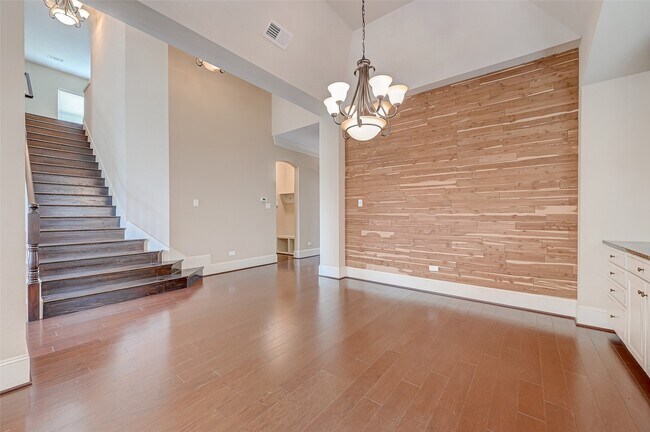 Building Photo - 10323 Hatcher Dr