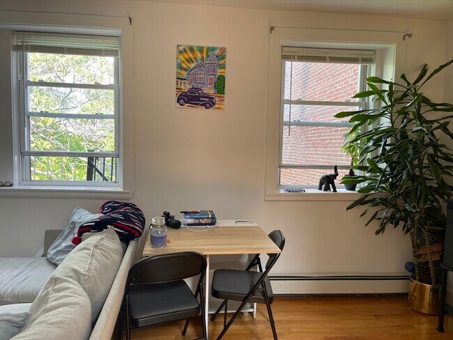 Building Photo - 595 Tremont St