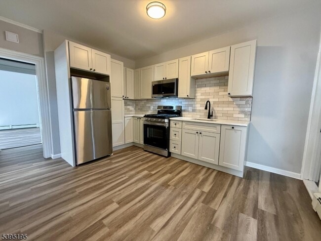 Primary Photo - 84 Westervelt Pl