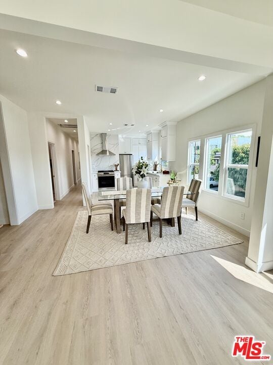 Building Photo - 900 N Alfred St