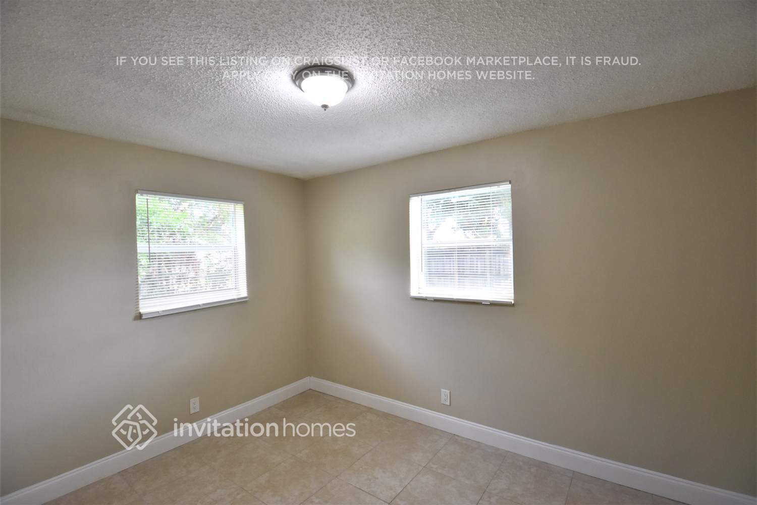Building Photo - 6020 NW 43rd Ave