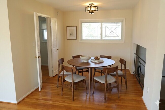 Building Photo - Renovated 3BR 2BA Rockville Split-Level with Huge Fenced Yard Available July