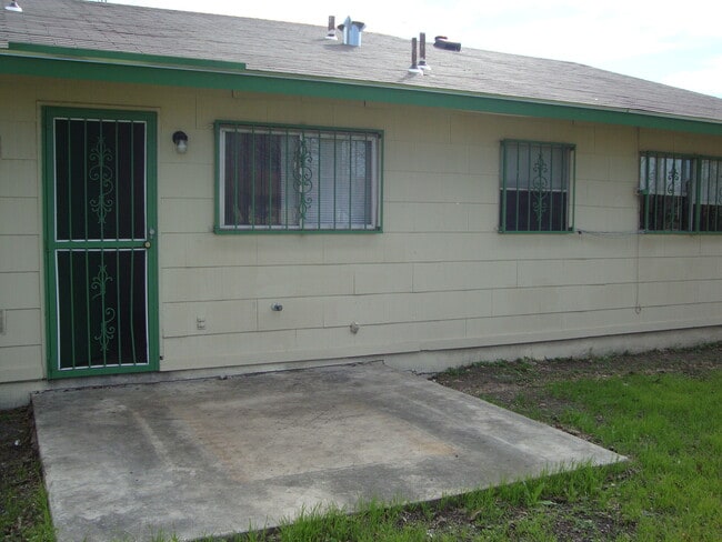 Building Photo - Indian Creek