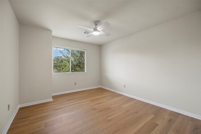 Building Photo - 4922 Moss Run Dr