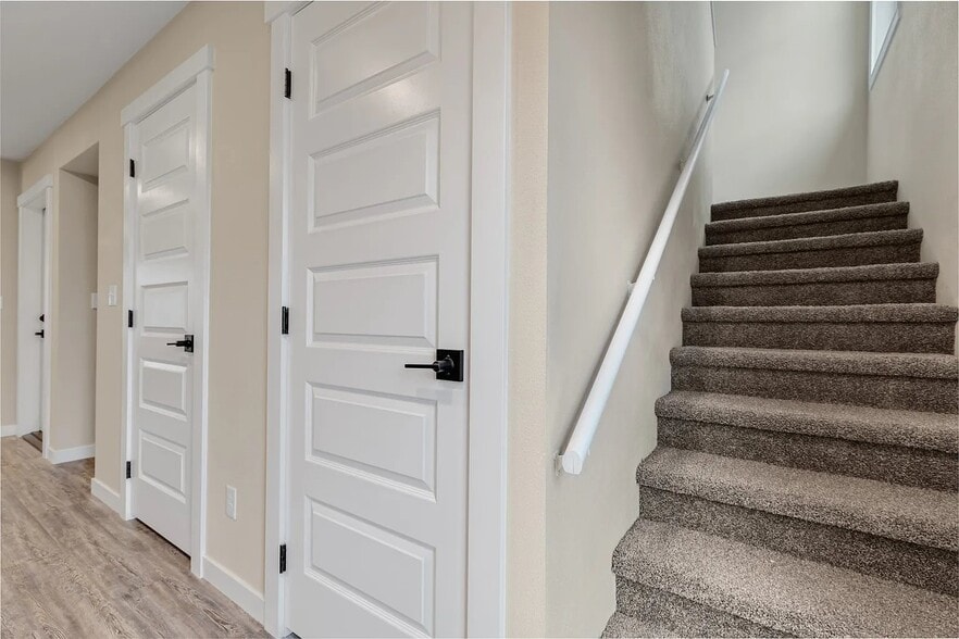 Building Photo - 2506-2508 Castle Pines Dr