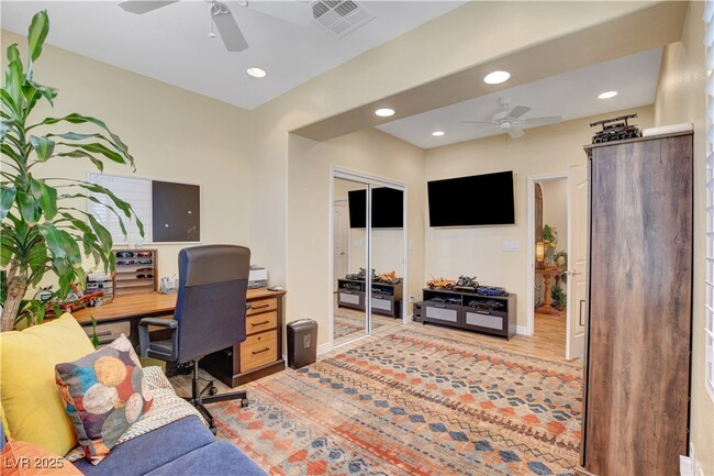 Building Photo - 2092 Wildwood Lake St