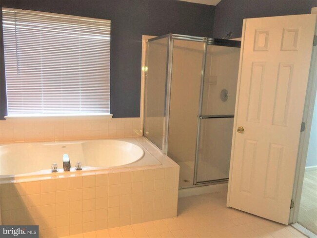 Building Photo - 46902 Wesleyan Ct