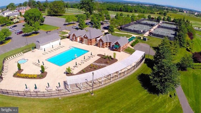 Building Photo - 43395 Briar Creek Terrace