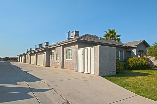 Building Photo - Blue Mountain Apartments