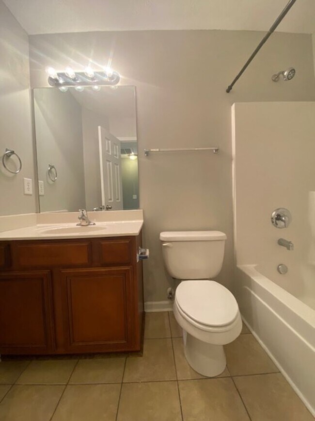 Building Photo - End Unit Townhouse Now Available at Barnes...