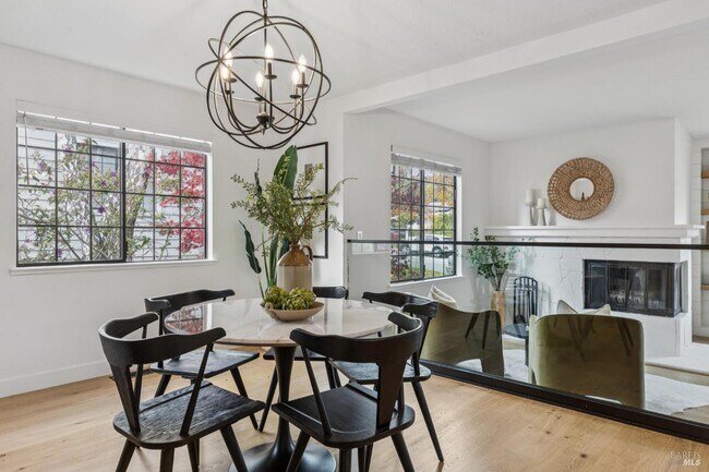 Building Photo - 93 Ashford Ave