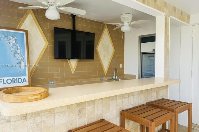 Building Photo - 1987 NE 123rd St