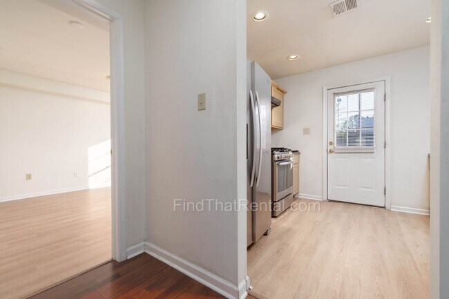 Building Photo - Modern 3BR 2.5BA w/ 1st Floor Master, Garage, Walk-in Closets near AWC Carlisle Barracks