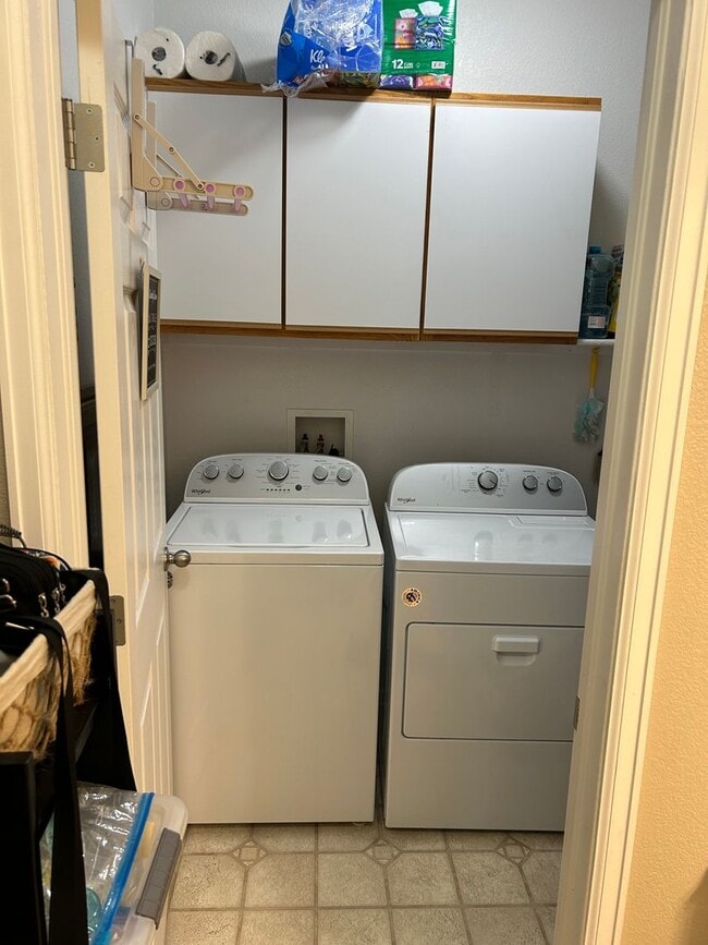 Building Photo - Rare 4BR End-Unit in Northpark with Finished Basement and 2-Car Garage