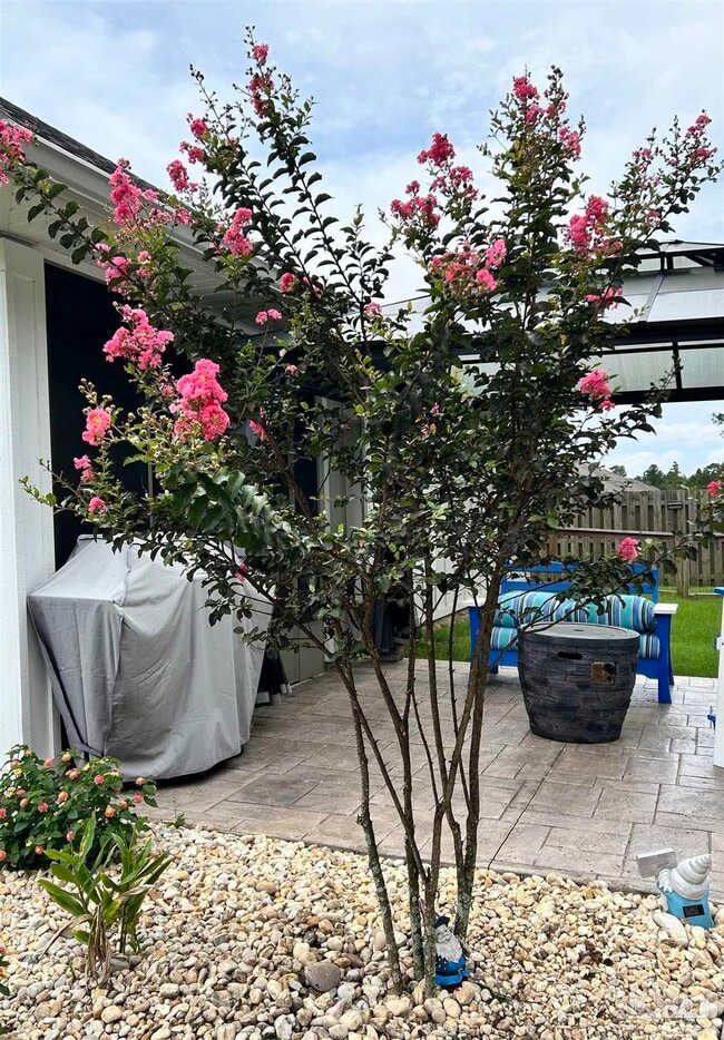 Building Photo - 5761 Danbury Blvd