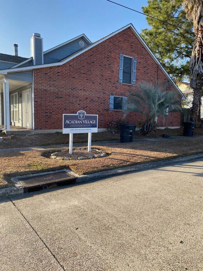 Building Photo - 150 Ocean Dr