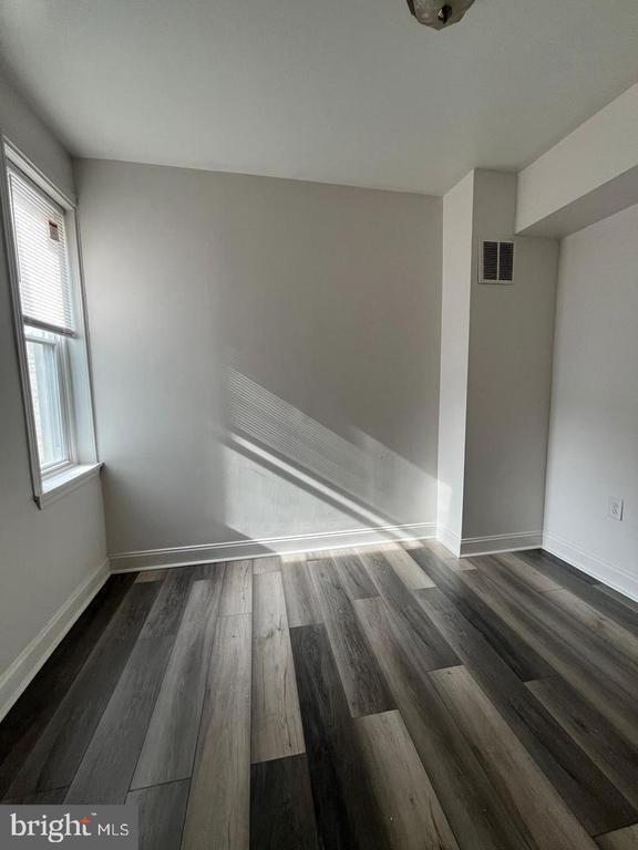 Building Photo - 2430 Carpenter St