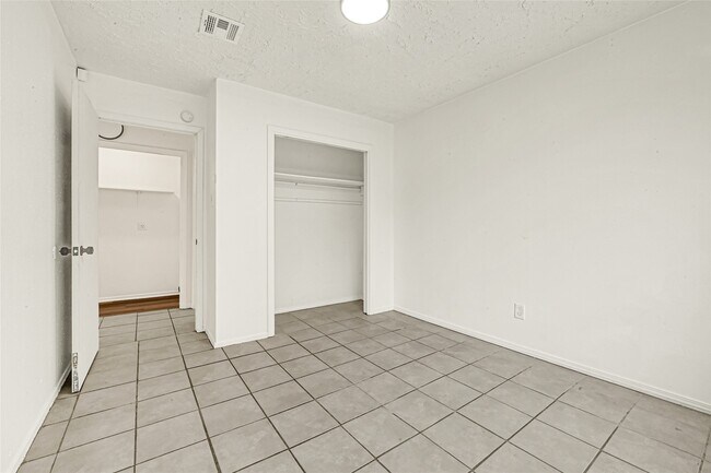 Building Photo - 13023 Lima Dr