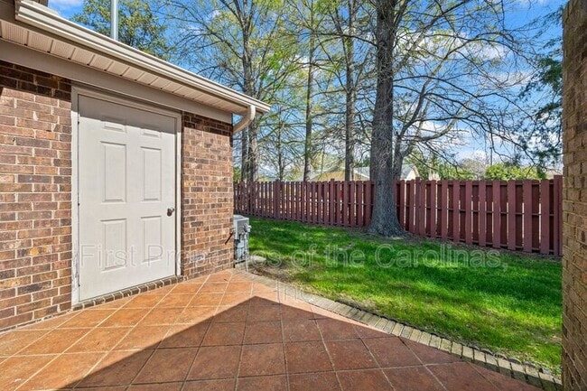 Building Photo - 1933 Ebenezer Rd