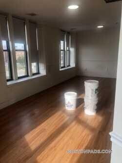 Building Photo - 1126 Boylston St