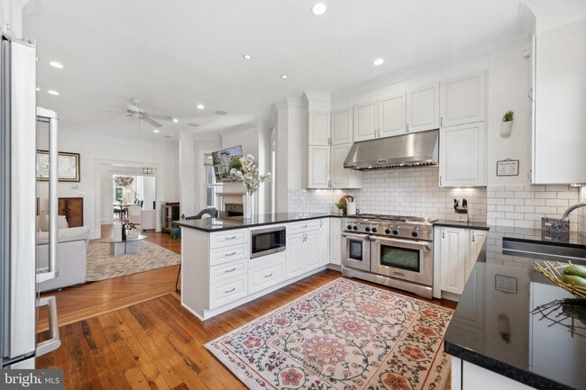 Primary Photo - 1854 3rd St NW