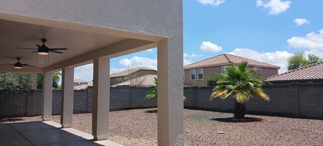Building Photo - 3 Bed / 2 Bath with Loft