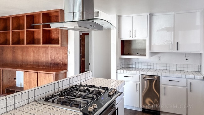 Building Photo - 2036 Brentwood St