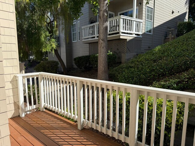 Building Photo - Beautiful 3-Bedroom Condo with Private Out...