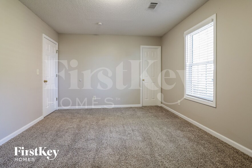 Building Photo - 453 Jasmine Dr