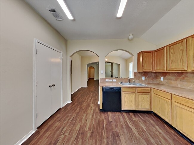 Building Photo - 2414 Teal Run Pl Dr