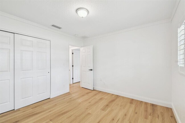 Building Photo - 4802 W Longfellow Ave