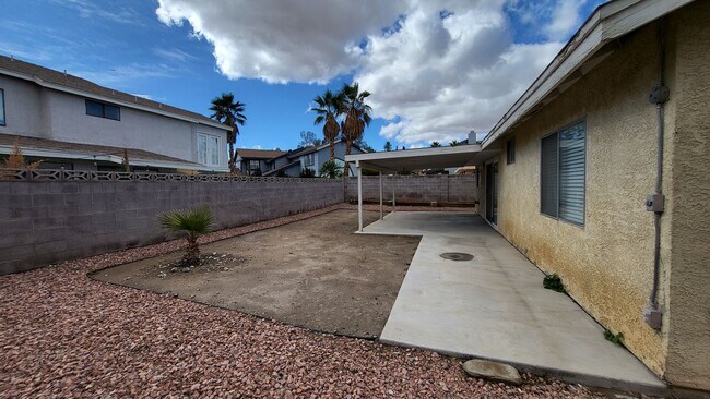 Building Photo - Charming one-story house
