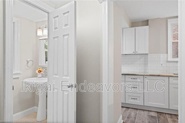 Building Photo - 3613 Cummings Rd